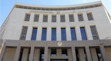 شروط مد خدمة المعلمين المحالين إلى سن المعاش في 2025 والإجراءات الرسمية المطبقة